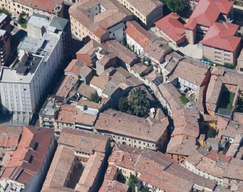 APPARTAMENTO 5 locali + servizi semplici + 1 CANTINA o SOFFITTA. MQ 186. Identificativi catastali F.178 Mapp.285 Sub.27. LIBERO