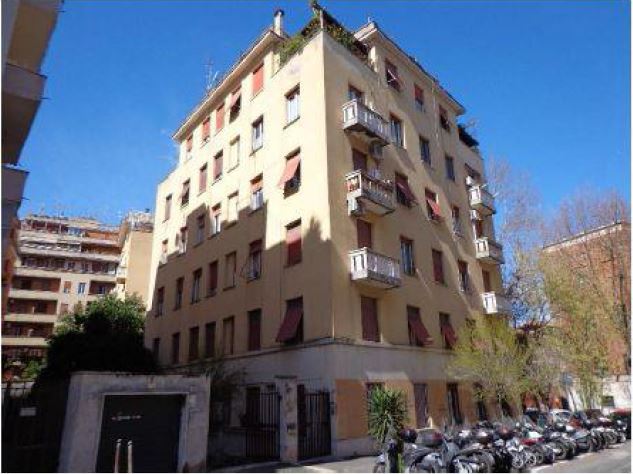 APPARTAMENTO 3 locali + servizi doppi + CANTINA o SOFFITTA. MQ 65. Identificativi catastali F.585 Mapp.37 Sub. 502. OCCUPATO