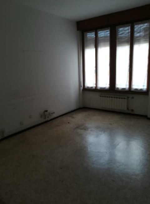 UFFICIO PUBBLICO.MQ 153. Identificativi catastali F.79 Mapp.370 Sub 8. LIBERO