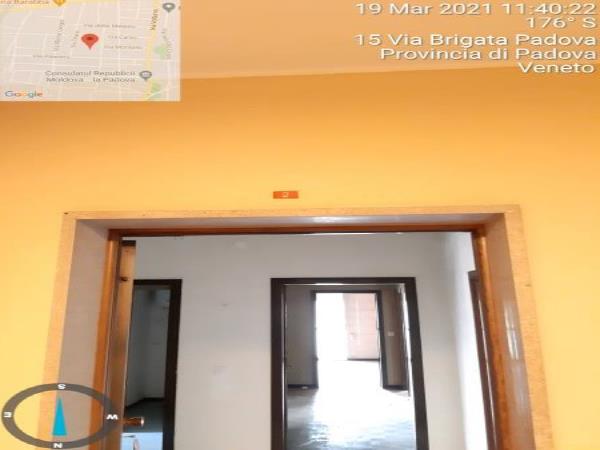 Appartamento N.C.E.U. Unità Residenziale cat. A/2 foglio 85 (ex B/13) part. 482 (ex 1307) sub 257 rendita 1928,97 Mq 180,00 + Posto auto coperto in autorimessa condominiale al piano interrato mq 11, N.C.E.U. Unità Secondaria cat. C/6 foglio 85 (ex B/13) part. 482 (ex 1307) sub 205 rendita 26,7. 
AVVISO. Poiché alcuni immobili del supercondominio Complesso Palestro-sono stati interessati da un problema di sfondellamento solai, l'aggiudicatario accetta che il problema possa riguardare anche il presente lotto e accetta di addivenire alla compravendita nello stato di fatto n cui si trova e di eseguire a proprio carico dopo l’acquisto eventuali interventi manutentivi qualora se ne riscontrasse la necessità, con pieno esonero di INPS. Turno d'asta 2
