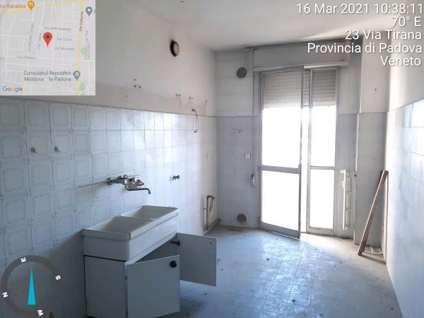 Appartamento al piano 4° con soffitta al piano 9° sottotetto N.C.E.U. Unità Residenziale cat. A/2 foglio 85 (ex B/13) part. 482 (ex 1307) sub 78 rendita 1393,14 Mq 125,00 + Posto auto coperto al piano interrato in autorimessa mq 10, N.C.E.U. Unità Secondaria cat. C/6 foglio 85 (ex B/13) part. 482 (ex 1307) sub 140 cat. C06 rendita 24,27. 
AVVISO. Poiché alcuni immobili del supercondominio Complesso Palestro-sono stati interessati da un problema di sfondellamento solai, l'aggiudicatario accetta che il problema possa riguardare anche il presente lotto e accetta di addivenire alla compravendita nello stato di fatto n cui si trova e di eseguire a proprio carico dopo l’acquisto eventuali interventi manutentivi qualora se ne riscontrasse la necessità, con pieno esonero di INPS.