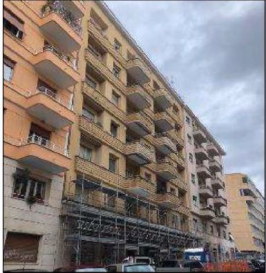 Unità Residenzialesita in Via Giulio Romano 15, CAP - 00196. Descrizione: Appartamento di 7 vani catastali composto da ingresso, soggiorno, cucina, tre camere, due bagni, due ripostigli, tre balconi, ed una cantina al piano interrato. Mq 145. Libero. Piena Proprietà. N.C.E.U. cat. A/2 foglio 528 part. 13 sub 511