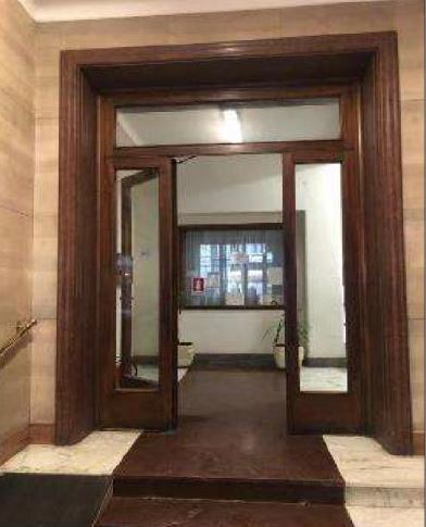 Unità Residenzialesita in Via Giulio Romano 15, CAP - 00196. Descrizione: Appartamento di 7 vani catastali composto da ingresso, soggiorno, cucina, tre camere, due bagni, due ripostigli, tre balconi, ed una cantina al piano interrato. Mq 145. Libero. Piena Proprietà. N.C.E.U. cat. A/2 foglio 528 part. 13 sub 511