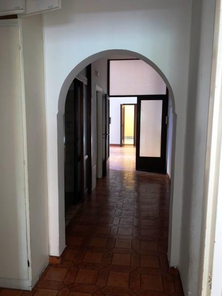 appartamento int.6 di 6 vani con ascensore + balcone. Mq 127. Identificativi catastali [N.C.E.U.] cat. A/2, fg.564, part. 60, sub. 82