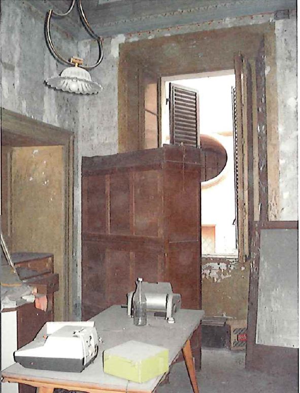 Unità immobiliare al 2 piano senza ascensore  - int 2 in Via Monte della Farina n. 36, Roma - CAP 00186.  Dati Catastali [N.C.E.U.] foglio 491 part. 176 sub 10 cat A/2, 8,5 vani -  mq 176
