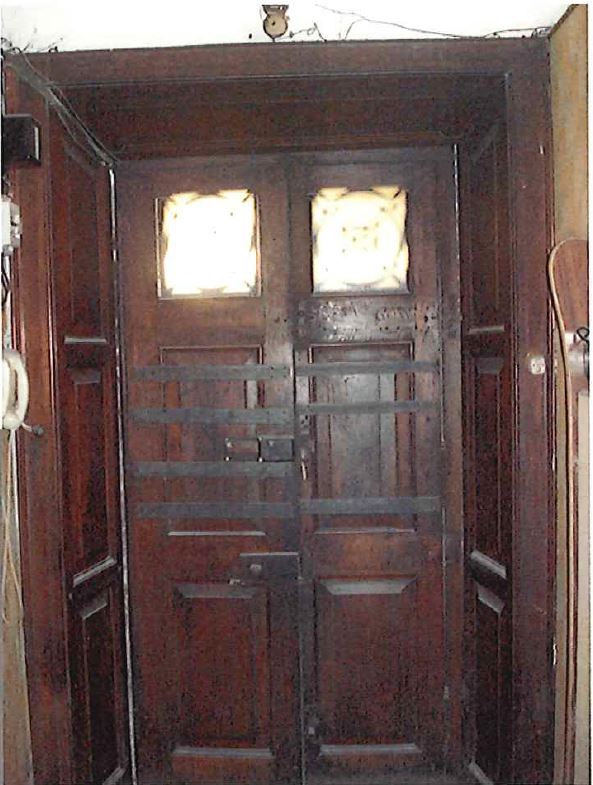 Unità immobiliare al 2 piano senza ascensore  - int 2 in Via Monte della Farina n. 36, Roma - CAP 00186.  Dati Catastali [N.C.E.U.] foglio 491 part. 176 sub 10 cat A/2, 8,5 vani -  mq 176