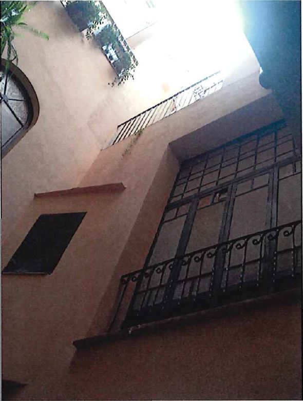 Unità immobiliare al 2 piano senza ascensore int 3 in Via Monte della Farina n. 36, Roma - CAP 00186.  Dati Catastali [N.C.E.U.] foglio 491 part. 176 sub 25   cat A/2, 3 vani mq 51. Stato Libero.