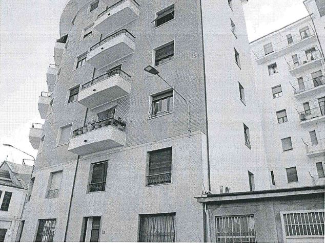 Ubicata al piano primo (secondo fuori terra) l'unità immobiliare è costituita da soggiorno, cucina, due camere, cabina armadio, un piccolo riopostiglio e un solo bagno + Cantina.