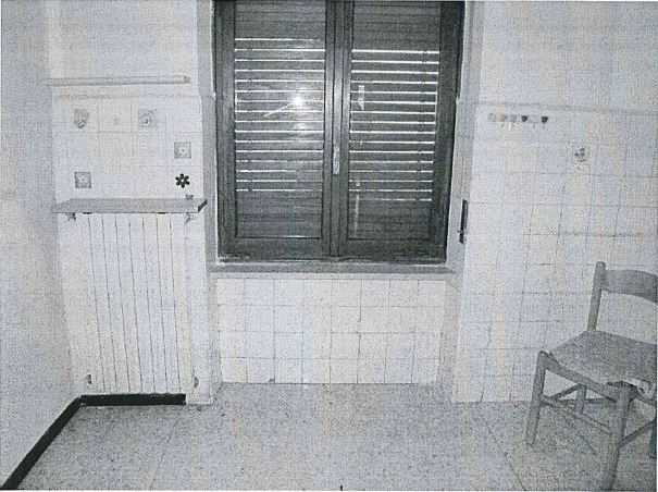 Ubicata al piano primo (secondo fuori terra) l'unità immobiliare è costituita da soggiorno, cucina, due camere, cabina armadio, un piccolo riopostiglio e un solo bagno + Cantina.