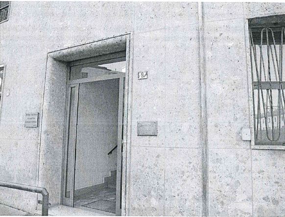 Ubicata al piano primo (secondo fuori terra) l'unità immobiliare è costituita da soggiorno, cucina, due camere, cabina armadi, un piccolo riopostiglio e un solo bagno + Cantina.