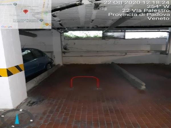 Appartamento di vani 7,5 con soffitta al piano 9° + Posto auto coperto in autorimessa interrata condominiale dotata di certificato antincendio. Id. cat.- [N.C.E.U.] U. Res. cat. A/2 foglio 85 (ex B/13) part. 482 (ex 1307) sub 40 - U. sec. cat. C/6 foglio 85 (ex B/13) part. 482 (ex 1307) sub 217. Sup. mq cat. appartamento 139,00, mq cat. posto auto coperto 13,00. Libero. AVVISO. Poiché alcuni immobili del supercondominio Complesso Palestro (Via Tirana, Via Brigata Padova, Via Palestro) sono stati interessati da un problema di sfondellamento solai, i potenziali acquirenti sono edotti del rischio che il problema possa riguardare anche il presente lotto e accettano di eseguire a proprio carico dopo l’acquisto eventuali interventi manutentivi, con pieno esonero di INPS. Piena Proprietà