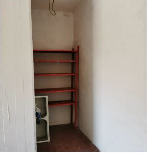 Appartamento al piano 1° costituito da cucina, soggiorno/pranzo, ingresso, disimpegno, tre camere, un bagno, un ripostiglio e una terrazza + Box auto in autorimessa interrata condominiale. Identificativi Catastali - [N.C.E.U.] Unità Residenziale cat. A/2 foglio A/6 part. 1272 sub 45 - Unità Secondaria cat. C/6 foglio A/6 part. 1272 sub 134. Sup. mq catastali appartamento 113,00, mq catastali box auto 16,00. Libero. Piena Proprietà