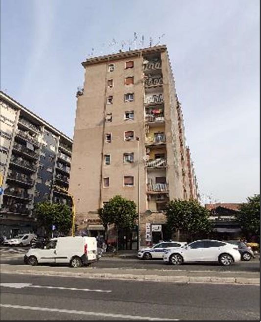 Unità immobiliare di civile abitazione posta al piano terzo, composta da 3 vani catastali con un solo affaccio su un lato dell’edificio. Internamente l'appartamento è composto da una stanza con cucinino, stanza, bagno, ingresso, balcone. Cantina piano S1. Identificativi Catastali [N.C.E.U.] Unità Residenziale cat. A/3 foglio 602 part. 797 sub 18. Sup. mq catastali 50