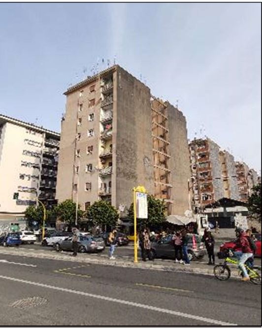 Unità immobiliare di civile abitazione posta al piano terzo, composta da 3 vani catastali con un solo affaccio su un lato dell’edificio. Internamente l'appartamento è composto da una stanza con cucinino, stanza, bagno, ingresso, balcone. Cantina piano S1. Identificativi Catastali [N.C.E.U.] Unità Residenziale cat. A/3 foglio 602 part. 797 sub 18. Sup. mq catastali 50