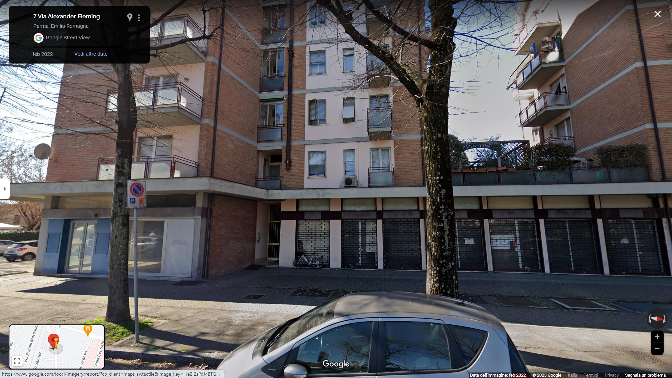 Negozio composto da un locale, un ripostoglio, due wc. Identificativi Catastali [N.C.E.U.] Unità Commerciale cat. C/1 foglio 13 part. 1622 sub 47. Sup. mq catastali 76