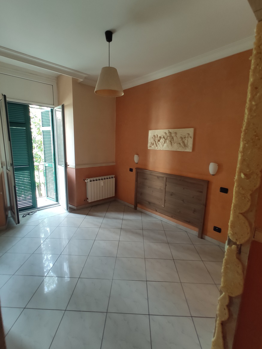 APPARTAMENTO INT.1 DI 8,5 VANI CON ASCENSORE + BALCONE. Dati catastali [N.C.E.U.]: cat. A/2, fg. 502, part. 44, sub. 526. Sup. catastale mq 127. CANTINA N.13 DI 15 MQ CATASTALI. Dati catastali [N.C.E.U.]: cat. C/2, fg. 502, part. 44, sub. 527. Piena proprietà lotto libero. Piena proprietà lotto libero