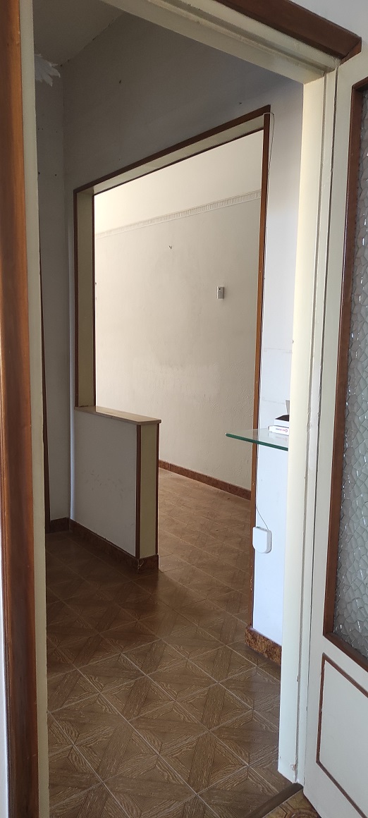 APPARTAMENTO INT.11 DI 5,5 VANI CON ASCENSORE + TERRAZZO. Dati catastali [N.C.E.U.]: cat. A/4, fg. 825, part. 16, sub. 36. Sup. catastale mq 108. Piena proprietà lotto libero