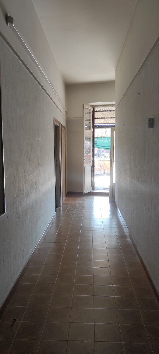 APPARTAMENTO INT.11 DI 5,5 VANI CON ASCENSORE + TERRAZZO. Dati catastali [N.C.E.U.]: cat. A/4, fg. 825, part. 16, sub. 36. Sup. catastale mq 108. Piena proprietà lotto libero