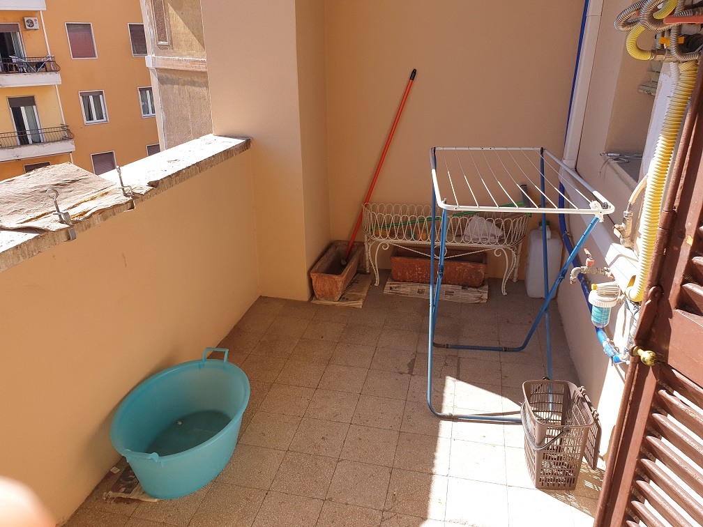 APPARTAMENTO INT.10 DI 7,5 VANI CON ASCENSORE + BALCONI, LOGGIA. Dati catastali [N.C.E.U.]: cat. A/4, fg. 893, part. 30, sub. 520. Sup. catastale mq 182. CANTINA N.10 DI 8 MQ CATASTALI. Dati catastali [N.C.E.U.]: cat. C/2, fg. 893, part. 30, sub. 531. Piena proprietà lotto libero