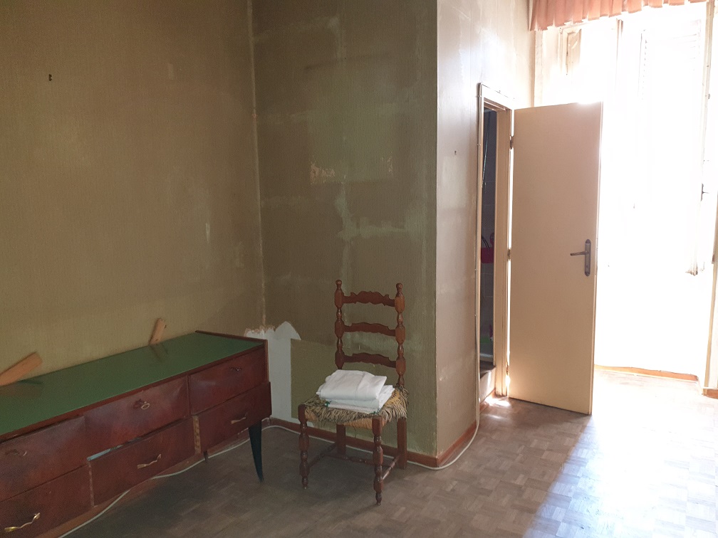APPARTAMENTO INT.10 DI 7,5 VANI CON ASCENSORE + BALCONI, LOGGIA. Dati catastali [N.C.E.U.]: cat. A/4, fg. 893, part. 30, sub. 520. Sup. catastale mq 182. CANTINA N.10 DI 8 MQ CATASTALI. Dati catastali [N.C.E.U.]: cat. C/2, fg. 893, part. 30, sub. 531. Piena proprietà lotto libero