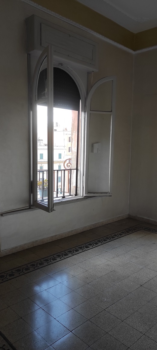 APPARTAMENTO INT.13 DI 4 VANI CON ASCENSORE + TERRAZZO. Dati catastali [N.C.E.U.]: cat. A/4, fg. 898, part. 117, sub. 25. Sup. catastale mq 70. Piena proprietà lotto libero