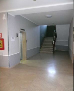 Appartamento al piano primo composto da ingresso, disimpegno, soggiorno, cucina, due camere, due bagni, un ripostiglio e due balconi. Identificativi Catastali [N.C.E.U.] Unità Residenziale cat. A/2 foglio 140 part. 88 sub 11. Sup. mq catastali 120