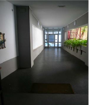 Appartamento al piano primo composto da ingresso, disimpegno, soggiorno, cucina, due camere, due bagni, un ripostiglio e due balconi. Identificativi Catastali [N.C.E.U.] Unità Residenziale cat. A/2 foglio 140 part. 88 sub 11. Sup. mq catastali 120