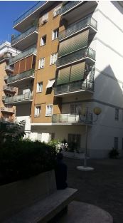 Appartamento composto da ingresso, disimpegno, ripostiglio, cucina abitabile, bagno, n. 2 camere e giardino. + Posto auto coperto piano S1 int. 43 in via val d'Ala 14. Identificativi Catastali [N.C.E.U.] Unità Residenziale cat. A/2 foglio 269 part. 334 sub 541, Unità Secondaria cat. C/6 foglio 269 part. 334 sub 532. Sup. mq catastali 96, mq catastali 6