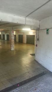 Appartamento composto da ingresso, disimpegno, ripostiglio, cucina abitabile, bagno, n. 2 camere e giardino. + Posto auto coperto piano S1 int. 43 in via val d'Ala 14. Identificativi Catastali [N.C.E.U.] Unità Residenziale cat. A/2 foglio 269 part. 334 sub 541, Unità Secondaria cat. C/6 foglio 269 part. 334 sub 532. Sup. mq catastali 96, mq catastali 6