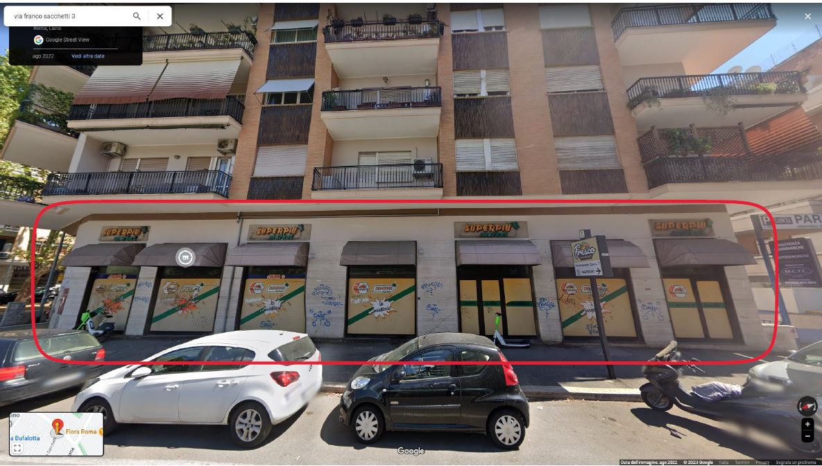 Locale commerciale posto al piano strada. Locale commerciale posto al piano strada. Locale commerciale posto al piano terra comprensivo di locale accessorio al piano interrato. Si evidenzia che le tre unità immobiliari risultano unite. Identificativi Catastali [N.C.E.U.] Unità Commerciale cat. C/1 foglio 273 part. 1191 sub 1, Unità Commerciale cat. C/1 foglio 273 part. 1191 sub 6, Unità Commerciale cat. C/1 foglio 273 part. 1191 sub 501. Sup. mq catastali 116, mq catastali 74, mq catastali 109