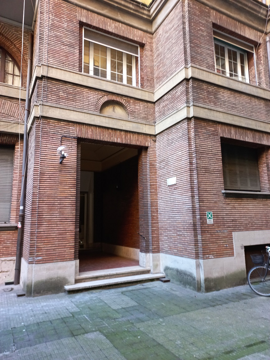 LOCALE DEPOSITO/MAGAZZINO. Dati catastali [N.C.E.U.]: cat. C2, fg. 403, part. 16, sub. 540. Sup. catastale mq 12. Piena proprietà lotto libero.