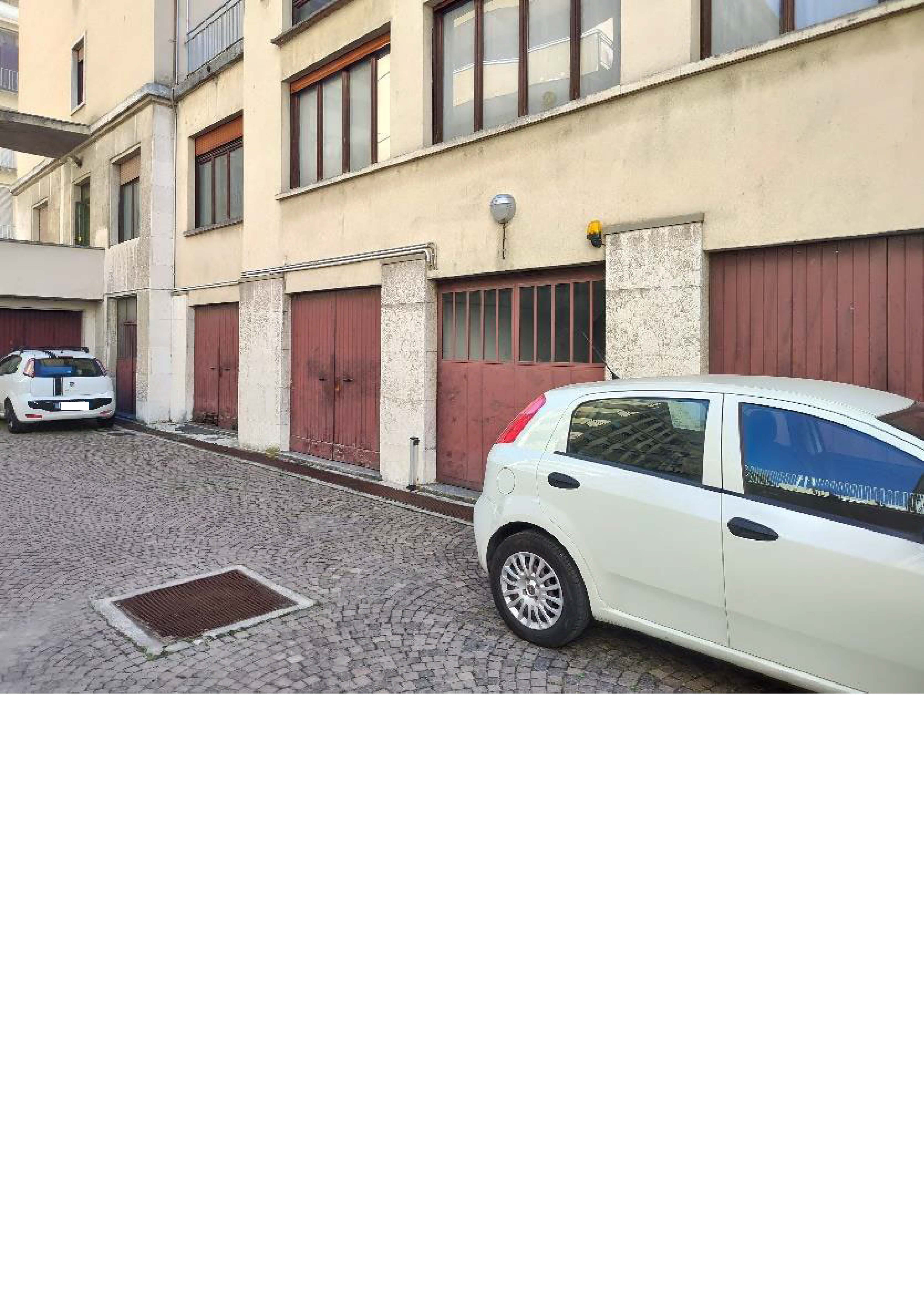 magazzino/deposito. Mq 72. Identificativi catastali F. 33 Mapp.174 Sub 28. Libero. Piena Proprieta'
