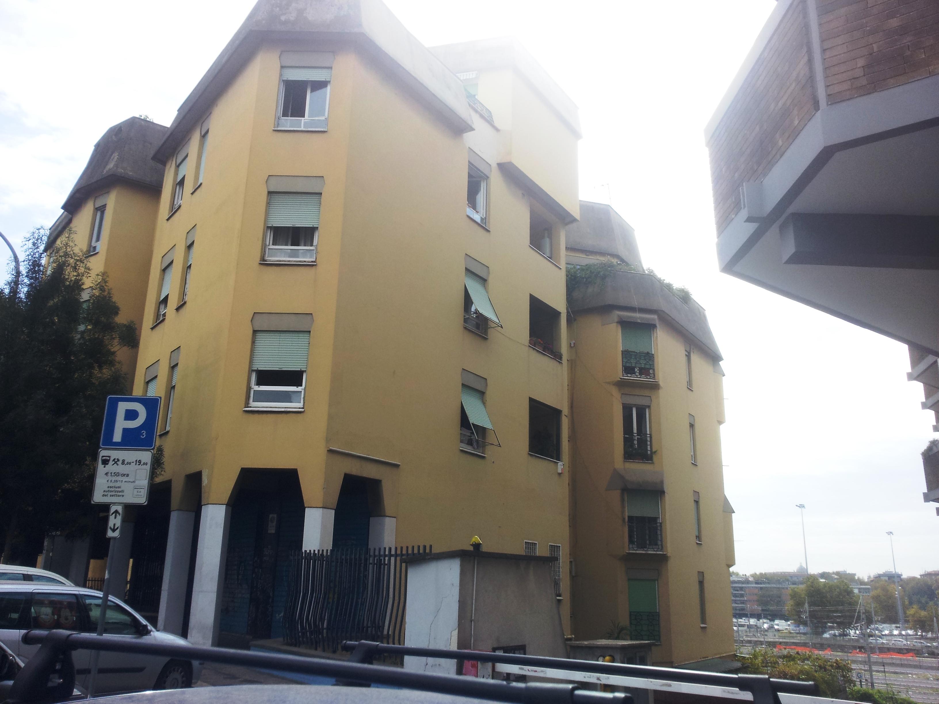 appartamento 2 locali + a.c.+servizi semplici + 1 cantina soffitta pertinenziale. Mq 50. Identificativi catastali F.815 Mapp. 77 Sub 510. Occupato Con Contratto Di Locazione Scaduto. Piena Proprieta'