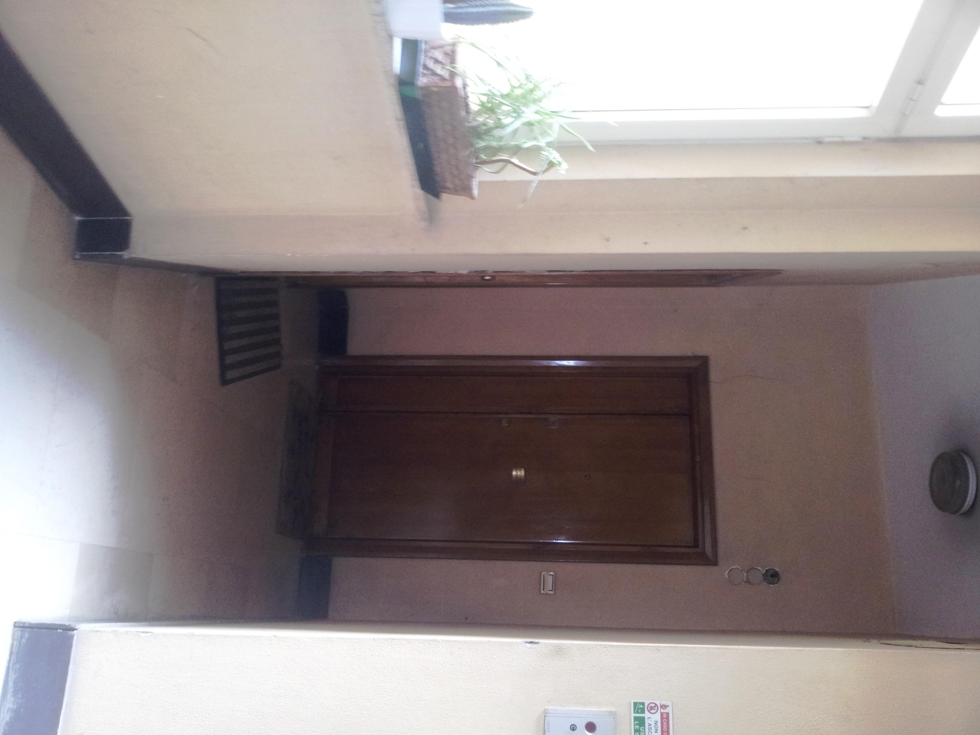 appartamento 2 locali + a.c.+servizi semplici + 1 cantina soffitta pertinenziale. Mq 50. Identificativi catastali F.815 Mapp. 77 Sub 510. Occupato Con Contratto Di Locazione Scaduto. Piena Proprieta'