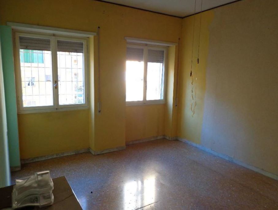 appartamento 2 locali + servizi semplici. Mq 55. Identificativi catastali F.956 Mapp.273 Sub 55. Occupazione Abusiva. Piena Proprieta'