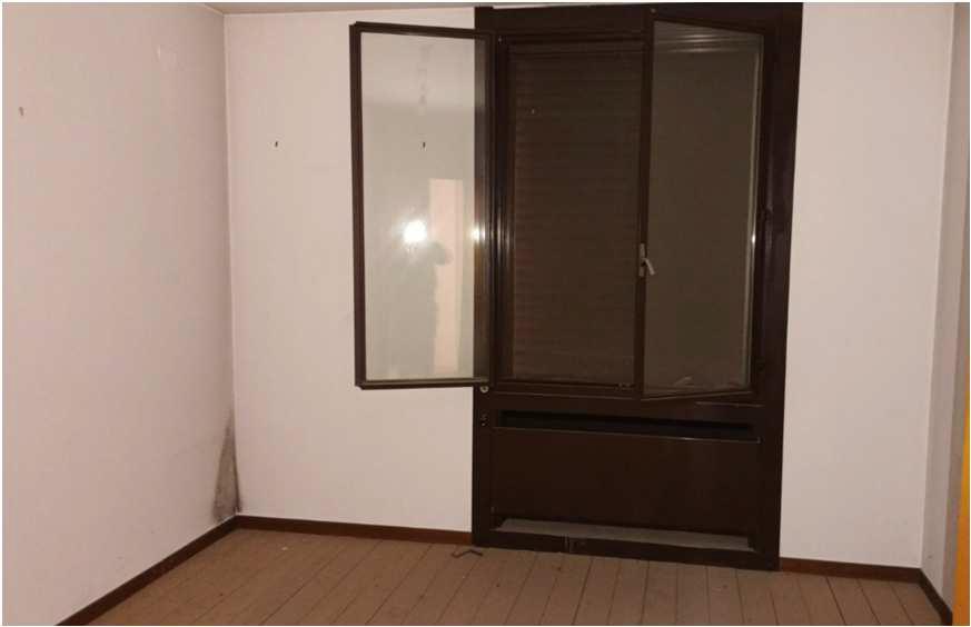 abitazione + 1 cantina soffitta + 1 box auto pertinenziale. Mq 130. Identificativi catastali F.1 Mapp. 275 Sub 7A. Libero. Piena Proprieta'