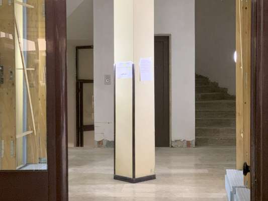 Abitazione in Ciampino (Roma) Via Mura Dei Francesi 195 (scala Pal. 12, piano terra, interno 3). Composto da: ingresso, corridoio, soggiorno, 2 camere, cucina e bagno + area scoperta posto auto scoperto cantina. Identificativi [N.C.E.U.] Categoria Catastale A2 foglio 8 part. 514 sub. 3 (compresa area scoperta ad uso esclusivo), con cantina ad uso esclusivo al foglio 8 part. 514 sub. 16 e posto auto scoperto ad uso esclusivo al foglio 8 part. 1383 sub. 4. Mq 109. Libero. Piena proprietà