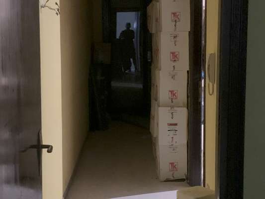 Abitazione in Ciampino (Roma) Via Mura Dei Francesi 195 (scala Pal. 12, piano terra, interno 3). Composto da: ingresso, corridoio, soggiorno, 2 camere, cucina e bagno + area scoperta posto auto scoperto cantina. Identificativi [N.C.E.U.] Categoria Catastale A2 foglio 8 part. 514 sub. 3 (compresa area scoperta ad uso esclusivo), con cantina ad uso esclusivo al foglio 8 part. 514 sub. 16 e posto auto scoperto ad uso esclusivo al foglio 8 part. 1383 sub. 4. Mq 109. Libero. Piena proprietà