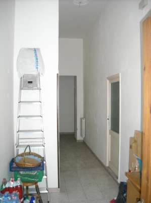 Abitazione in Gaeta (Latina) Via Annunziata 4 (piano primo). Composto da: disimpegno, cucina, 2 camere, bagno, ripostiglio Identificativi [N.C.E.U.] Categoria Catastale A4 foglio 37 part. 124 sub. 15. Mq 123. Libero. Piena proprietà