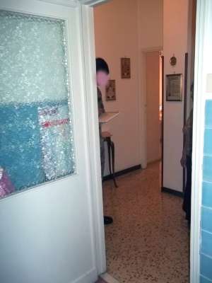Abitazione in Roma (Roma) Via Francesco D'Ovidio 121 (scala A, piano secondo, interno 7). Composto da: Ingresso, cucina, 3 camere, bagno, 2 balconi + Cantina 2 postI auto copertI. Identificativi [N.C.E.U.] Categoria Catastale A2 foglio 274 part. 219 sub. 8 (compreso deposito ad uso esclusivo), posto auto coperto ad uso esclusivo al foglio 274 part. 219 sub. 511 e posto auto coperto ad uso esclusivo al foglio 274 part. 219 sub. 525. Mq 80. Libero. Piena proprietà