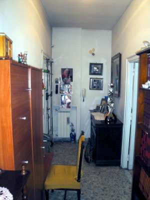 Abitazione in Roma (Roma) Via Tommaso Pendola 7 (scala A, piano quarto, interno 12). Composto da: Disimpegno, cucina, soggiorno, bagno, camera, balcone e ampio terrazzo + Cantina e soffitta. Identificativi [N.C.E.U.] Categoria Catastale A2 foglio 360 part. 2858 sub. 12 (compreso deposito sottotetto e cantina).. Mq 82. Libero. Piena proprietà