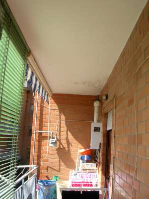 Abitazione in Sant'Anastasia (Napoli) Via Casaliciello 15 (scala B, piano primo, interno 6). Composto da: Ingresso, 3 camere, cucina, 2 wc, ripostiglio e balcone + cantina. Identificativi [N.C.E.U.] Categoria Catastale A2 foglio 13 part. 887 sub. 89 (compreso cantina ad uso esclusivo). Mq 105. Libero. Piena proprietà