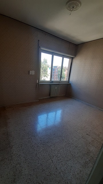 APPARTAMENTO INT.14 DI 5,5 VANI CON ASCENSORE + BALCONI. Dati catastali [N.C.E.U.]: cat.A/3, fg. 837, part.117, sub.10. Sup cat.89. Piena proprietà lotto libero.