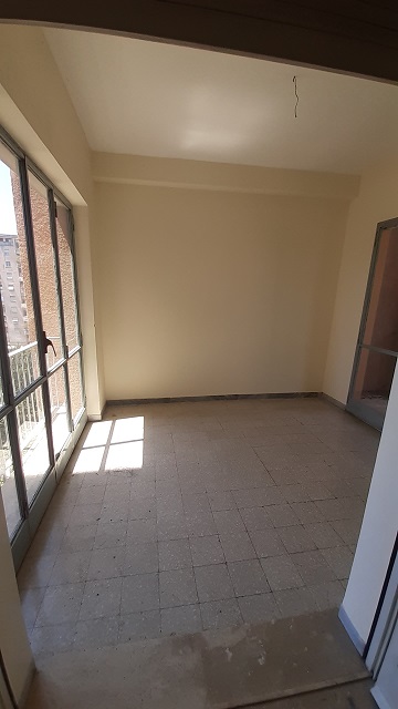 APPARTAMENTO INT.14 DI 5,5 VANI CON ASCENSORE + BALCONI. Dati catastali [N.C.E.U.]: cat.A/3, fg. 837, part.117, sub.10. Sup cat.89. Piena proprietà lotto libero.
