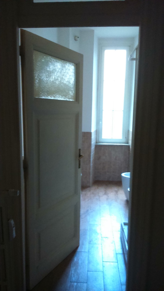 APPARTAMENTO INT.4 DI 6,5 VANI CON ASCENSORE + CANTINE
BALCONI. Dati catastali [N.C.E.U.]: cat.A/2, fg. 502, part.44, sub.14. Sup cat.134. Piena proprietà lotto libero.