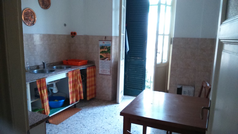 APPARTAMENTO INT.4 DI 6,5 VANI CON ASCENSORE + CANTINE
BALCONI. Dati catastali [N.C.E.U.]: cat.A/2, fg. 502, part.44, sub.14. Sup cat.134. Piena proprietà lotto libero.