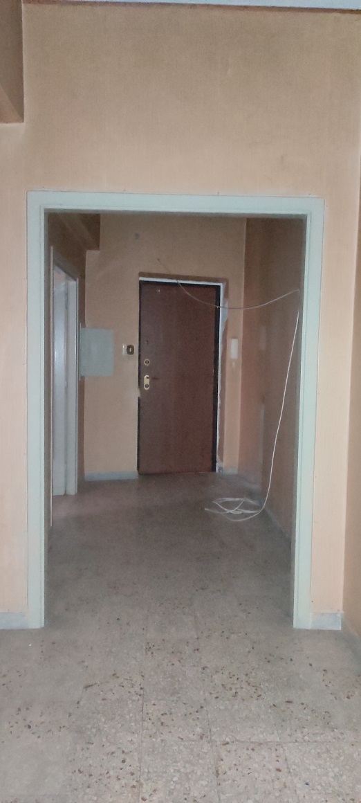 APPARTAMENTO INT.12 DI 6,5 VANI CON ASCENSORE + BALCONI. Dati catastali [N.C.E.U.]: cat.A/3, fg. 845, part.267, sub.123. Sup cat.127. Piena proprietà lotto libero.