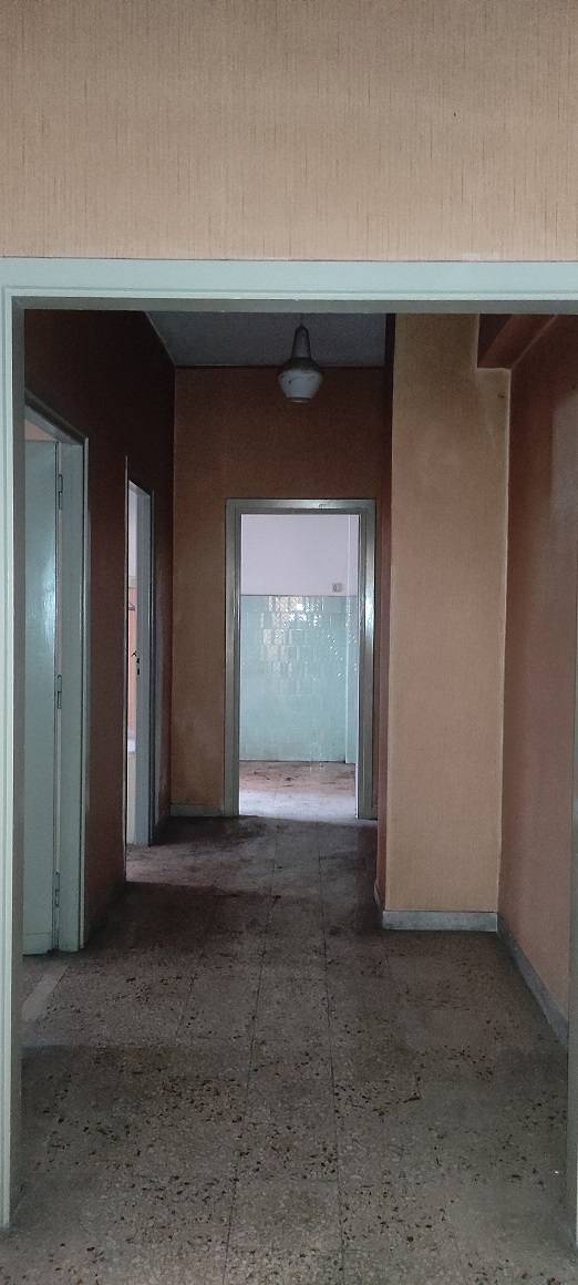 APPARTAMENTO INT.12 DI 6,5 VANI CON ASCENSORE + BALCONI. Dati catastali [N.C.E.U.]: cat.A/3, fg. 845, part.267, sub.123. Sup cat.127. Piena proprietà lotto libero.