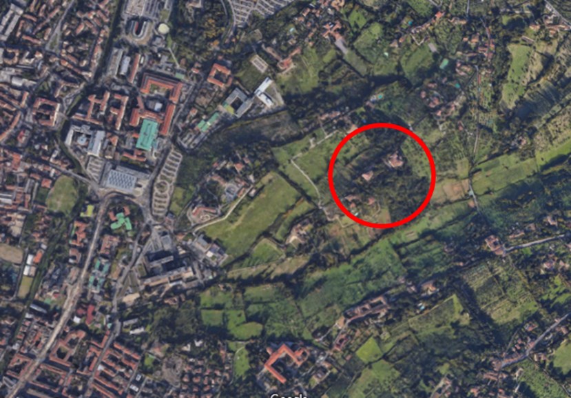 Il complesso immobiliare è costituito da un edificio minore denominato “Chiosco del portiere” posto in prossimità di uno dei due accessi. “Villa San Giuseppe” un edificio risalente al XV secolo che divenuto di proprietà della Croce Rossa Italiana è stato adibito ad uso ospedaliero. “La Villetta” un edificio destinato a civile abitazione con scuderia, serra, rimessa, concimaia e casa del casiere. Alcuni locali, un tempo destinati a limonaia, furono trasformati in saletta cinematografica e piccolo teatro. Il terreno di pertinenza nasce in parte come parco monumentale a servizio della Villa ed in parte come terreno coltivato a vigneto e frutteto. Lo stato manutentivo generale, alla luce del sopralluogo interno eseguito può definirsi di avanzato degrado. Terreno 32.013 mc.