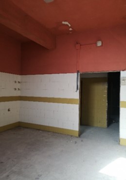 Il complesso immobiliare è costituito da un edificio minore denominato “Chiosco del portiere” posto in prossimità di uno dei due accessi. “Villa San Giuseppe” un edificio risalente al XV secolo che divenuto di proprietà della Croce Rossa Italiana è stato adibito ad uso ospedaliero. “La Villetta” un edificio destinato a civile abitazione con scuderia, serra, rimessa, concimaia e casa del casiere. Alcuni locali, un tempo destinati a limonaia, furono trasformati in saletta cinematografica e piccolo teatro. Il terreno di pertinenza nasce in parte come parco monumentale a servizio della Villa ed in parte come terreno coltivato a vigneto e frutteto. Lo stato manutentivo generale, alla luce del sopralluogo interno eseguito può definirsi di avanzato degrado. Terreno 32.013 mc.